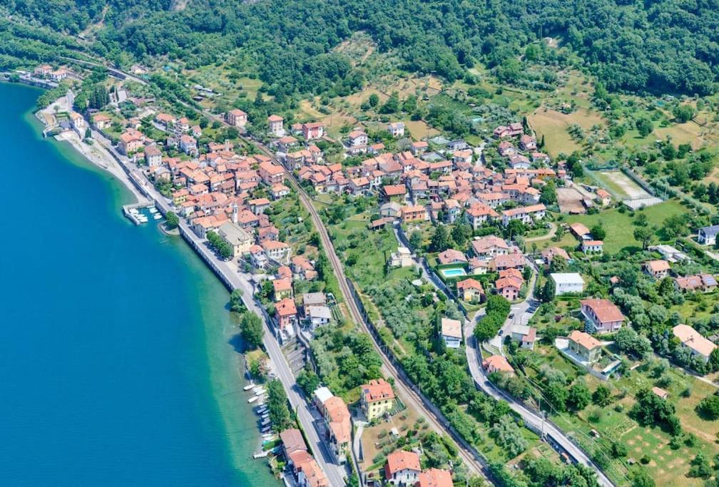 Casa Ducale Como Lake View Mandello del Lario Exterior photo
